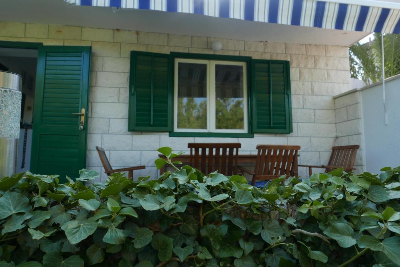 Vacation House "Pave" Povlja  Luaran gambar