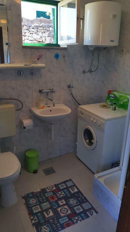 Vacation House "Pave" Povlja  Luaran gambar